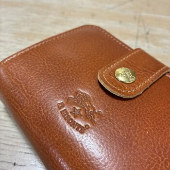 IL BISONTE イルビゾンテ 　EPOCAレザー 2つ折りラウンドファスナー財布【54252312641】　(COL MARRONE MEHARI ブラウン） - 画像 (8)