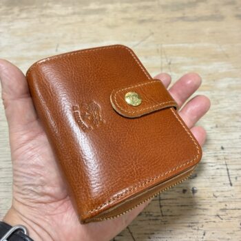 IL BISONTE イルビゾンテ 　EPOCAレザー 2つ折りラウンドファスナー財布【54252312641】　(COL MARRONE MEHARI ブラウン） - 画像 (7)