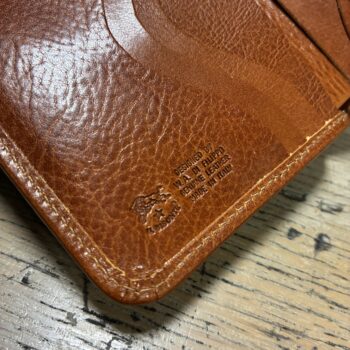 IL BISONTE イルビゾンテ 　EPOCAレザー 2つ折りラウンドファスナー財布【54252312641】　(COL MARRONE MEHARI ブラウン） - 画像 (9)