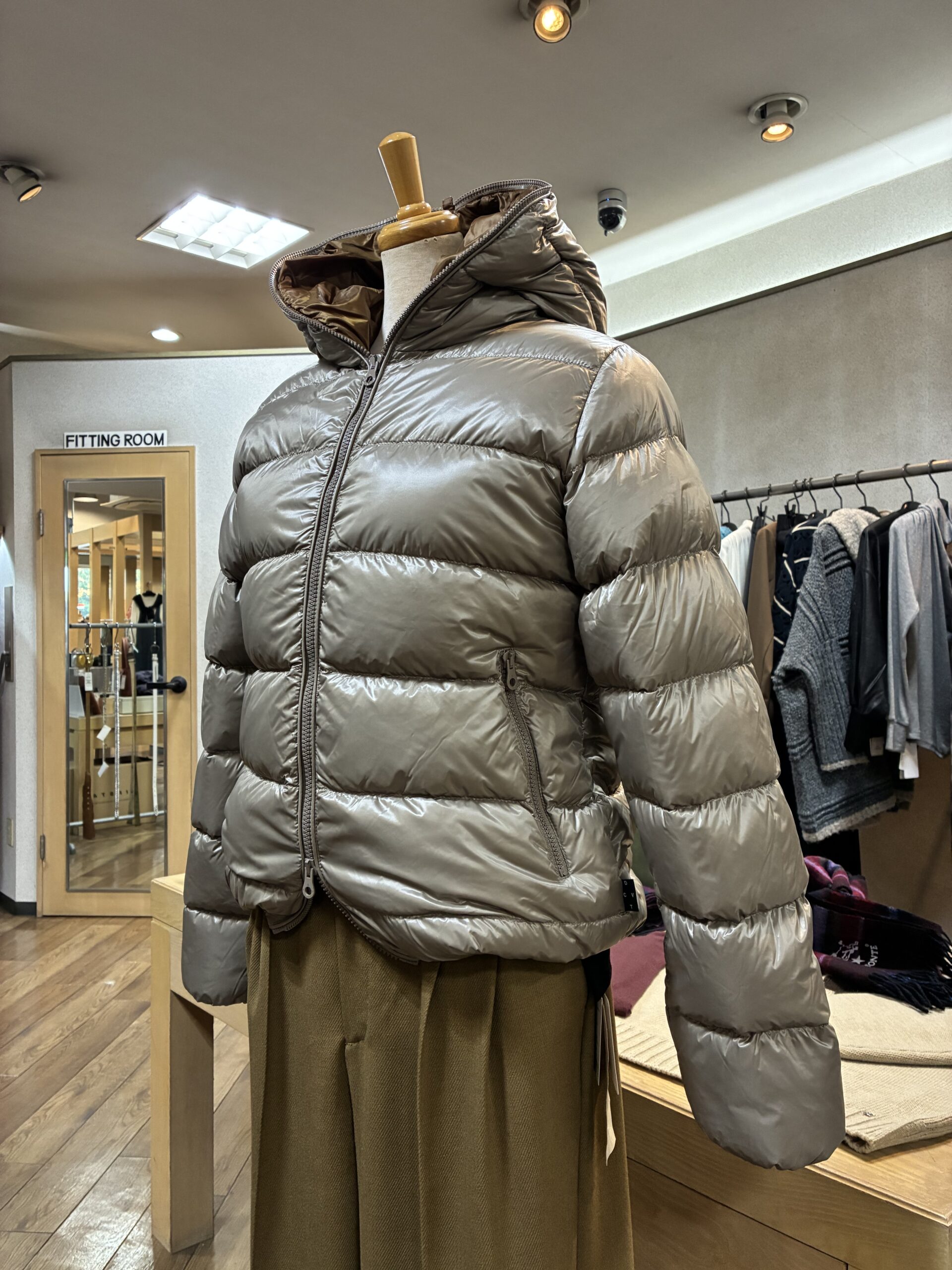 DUVETICA デュベティカ THIALONCINQUE/ティアロンチンクエ col 121-TORTORA(グレージュ)SIZE 44 252WB1-10242-00-1045B - 画像 (2)