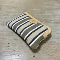 IL BISONTE イルビゾンテ キャンバス*レザー ミニポーチ【54262305161】 (COL ベージュストライプ×ヌメ )