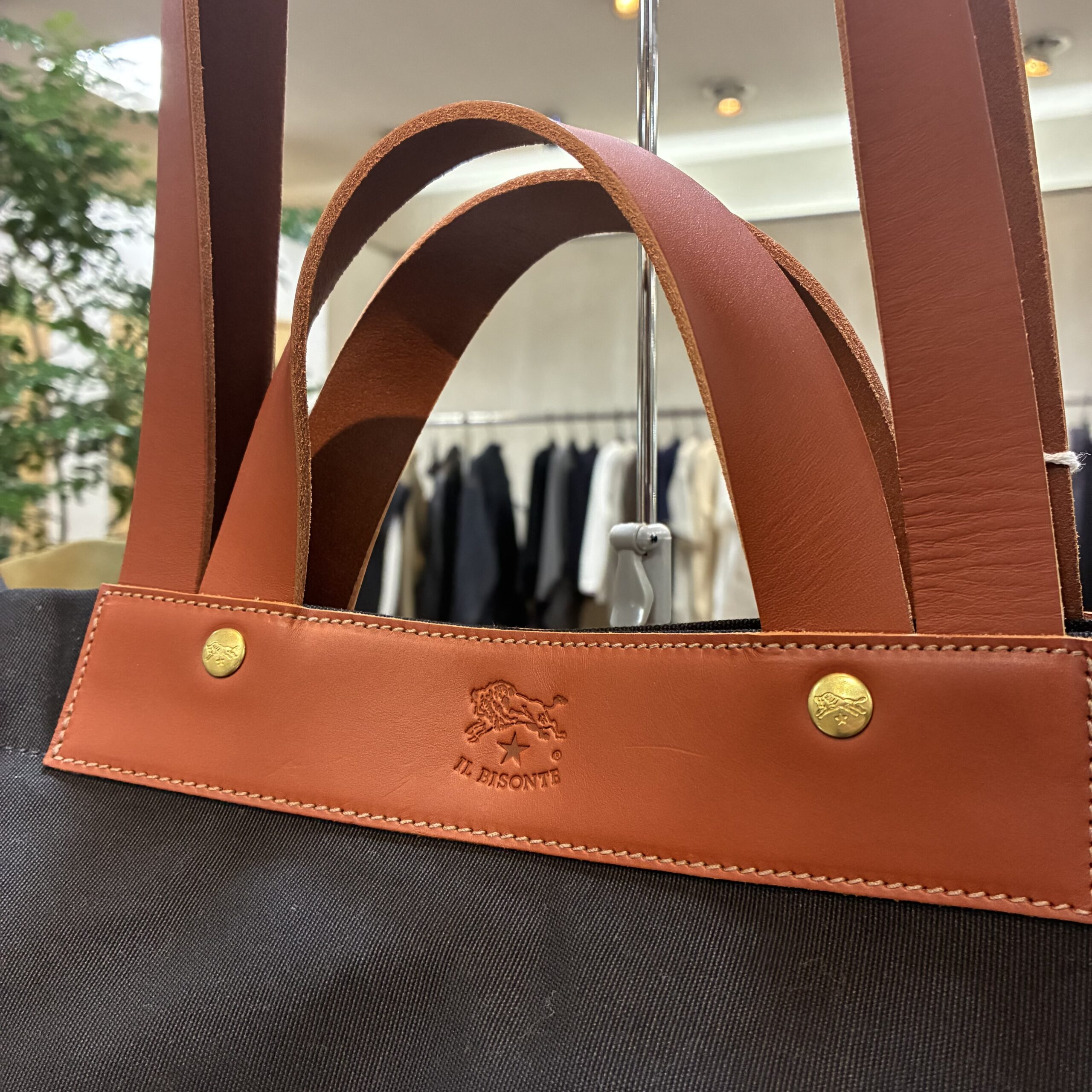 IL BISONTE イルビゾンテ 2Wayトートバッグ【54262305224】 (COLブラック*赤茶 ) - 画像 (6)