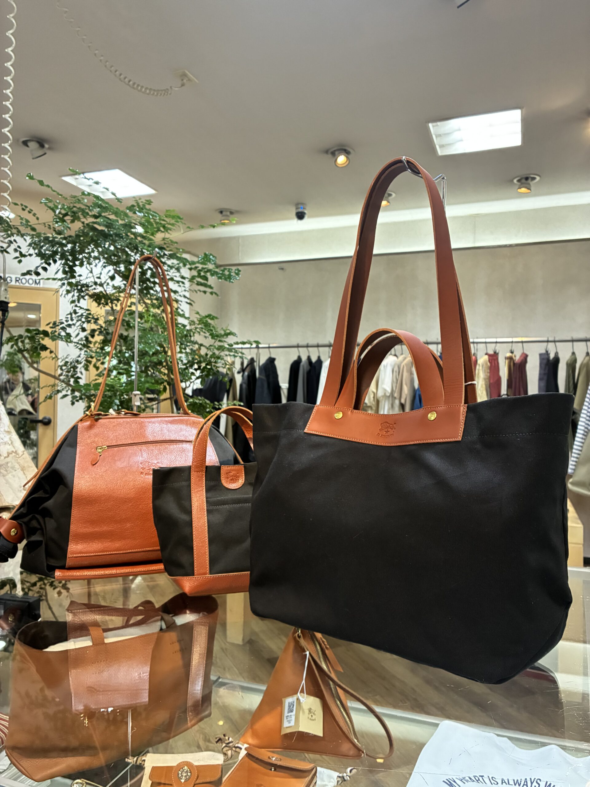 IL BISONTE イルビゾンテ 2Wayトートバッグ【54262305224】 (COLブラック*赤茶 ) - 画像 (10)