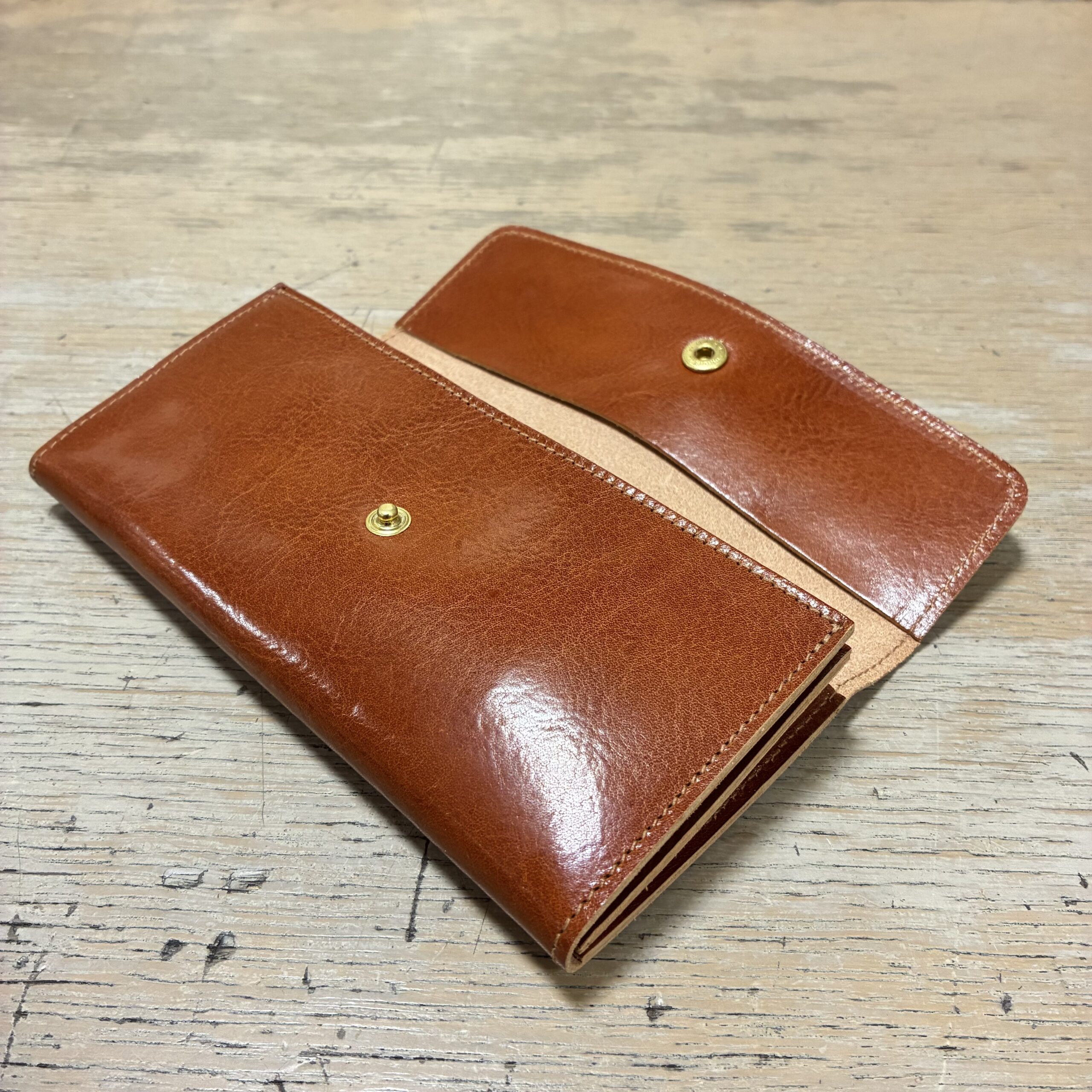 IL BISONTE イルビゾンテ ANTIQUE レザー 長財布【54252309840】 (COL MARRONE MEHARI ブラウン) - 画像 (4)