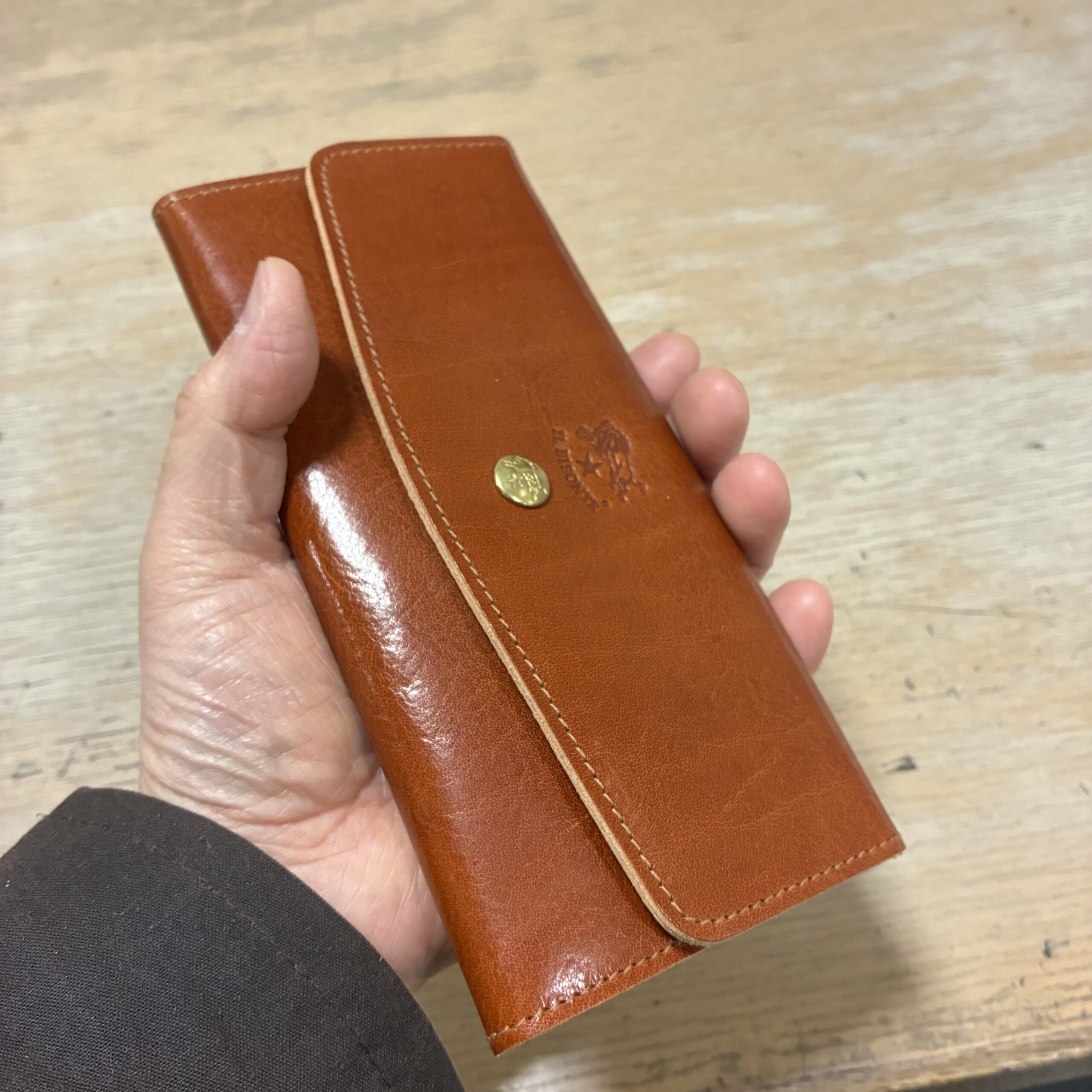 IL BISONTE イルビゾンテ ANTIQUE レザー 長財布【54252309840】 (COL MARRONE MEHARI ブラウン) - 画像 (7)