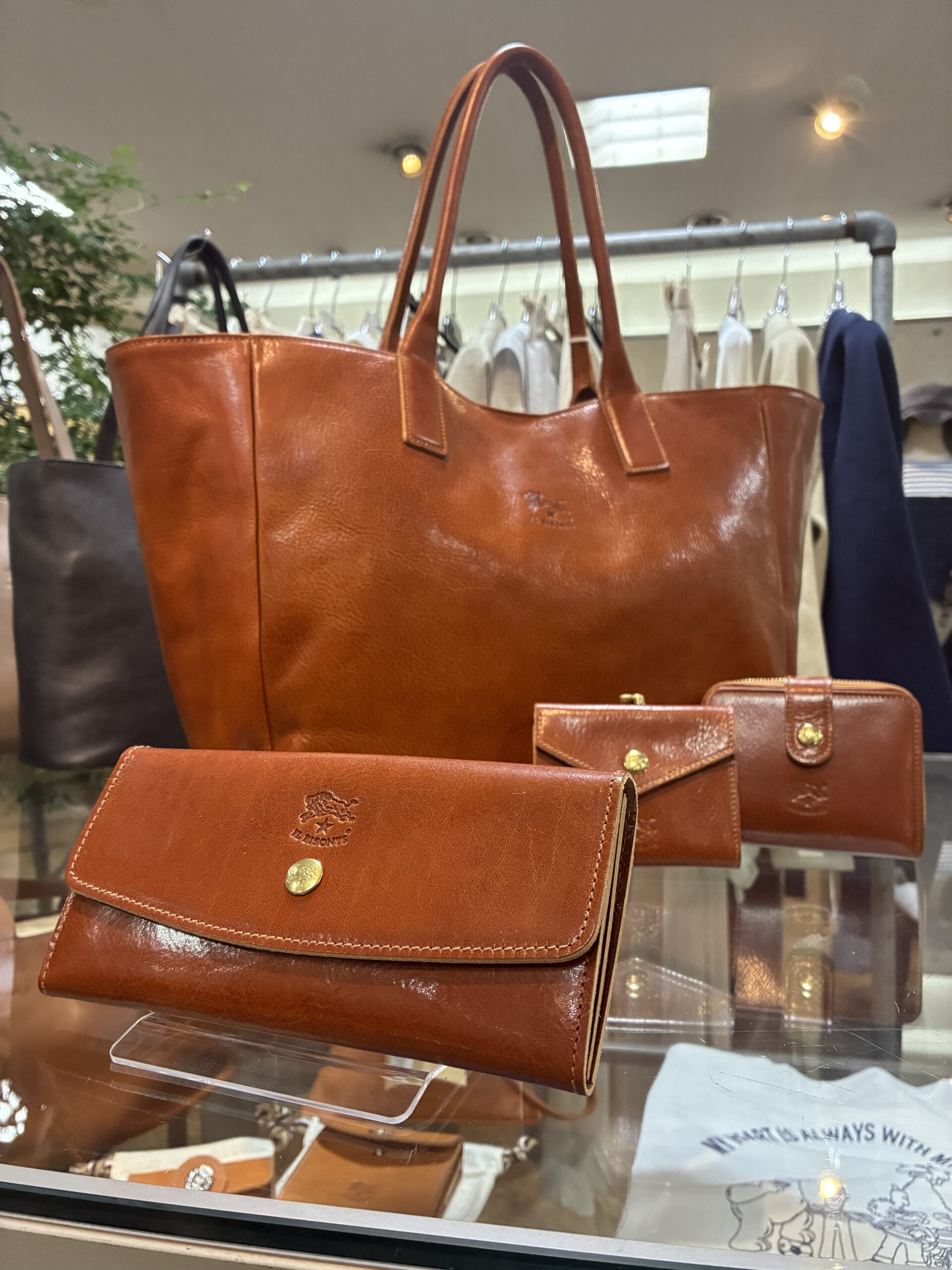 IL BISONTE イルビゾンテ ANTIQUE レザー 長財布【54252309840】 (COL MARRONE MEHARI ブラウン) - 画像 (9)