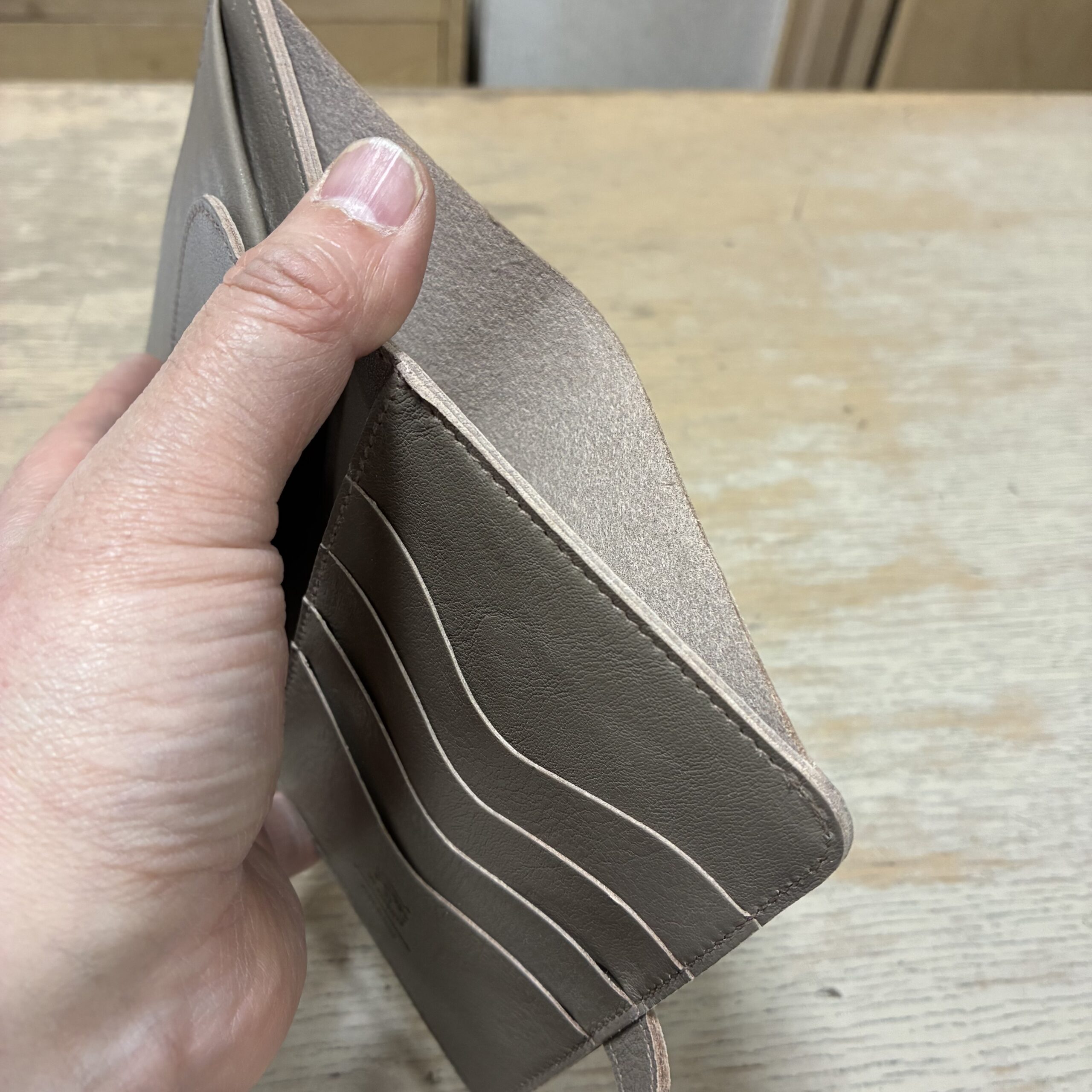 IL BISONTE イルビゾンテ 2つ折り財布【54262305641】 (COL グレー) - 画像 (8)