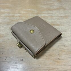 IL BISONTE イルビゾンテ 2つ折りガマ口財布 【411277】（COL グレー）