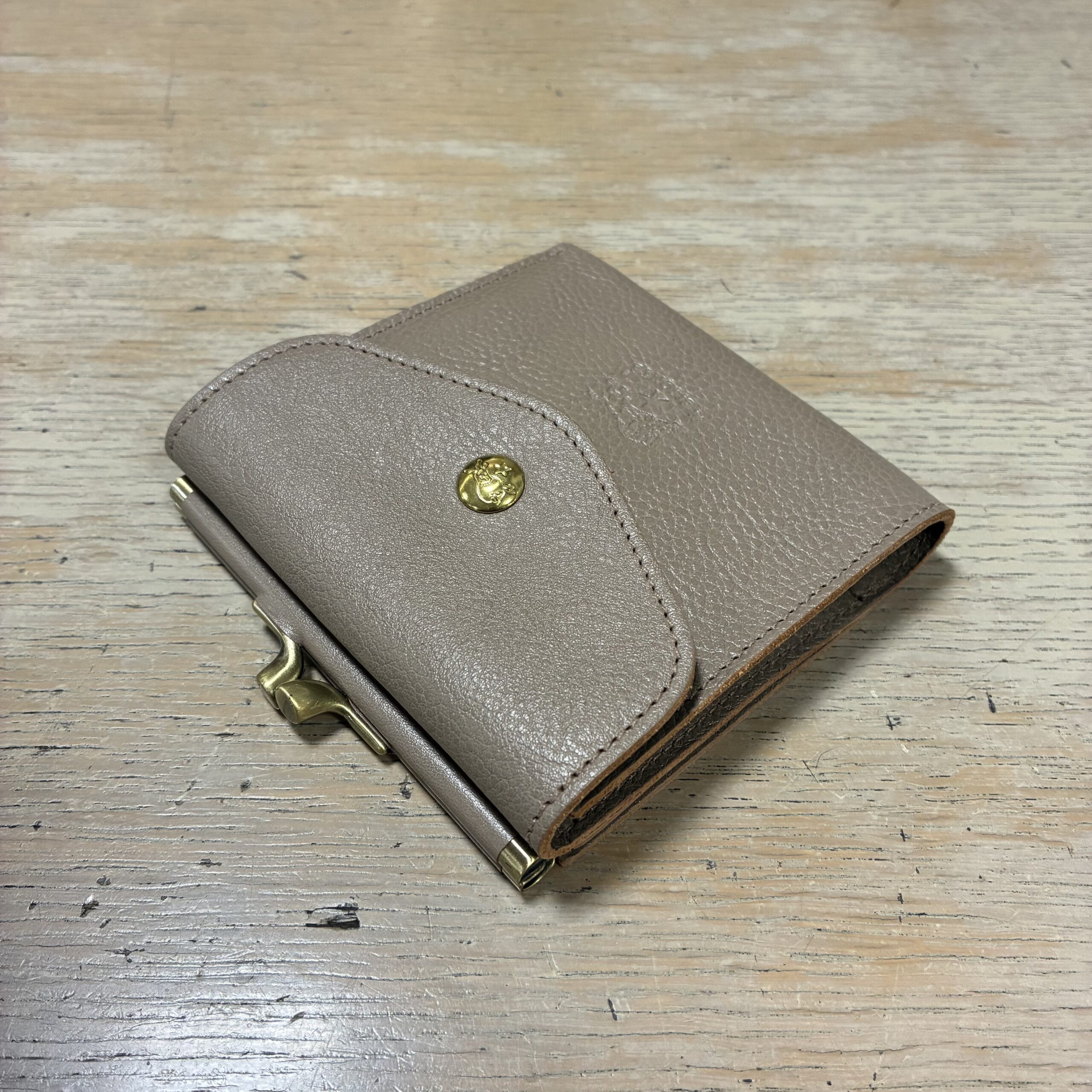 IL BISONTE イルビゾンテ 2つ折りガマ口財布 【411277】(COL グレー)