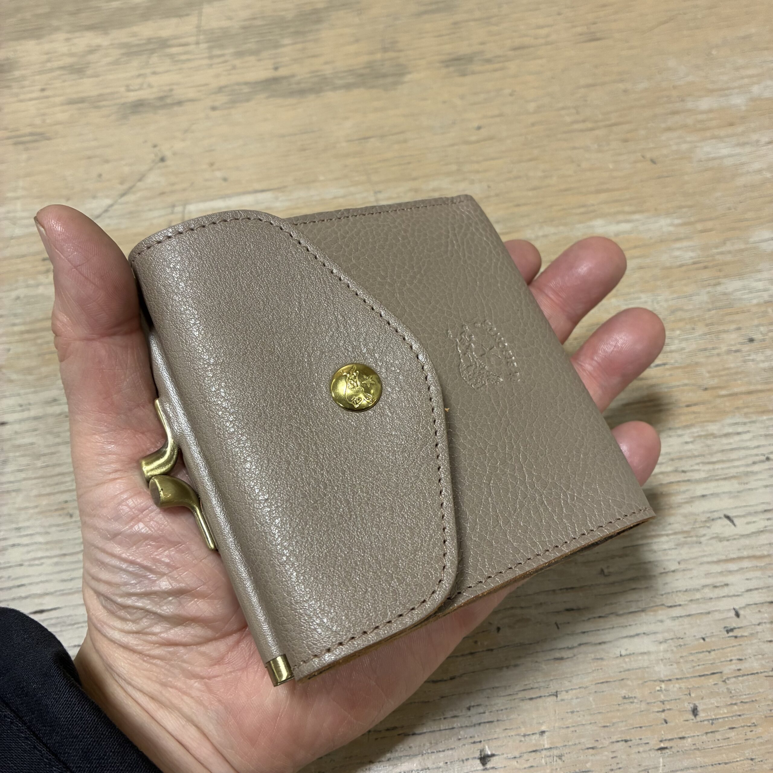 IL BISONTE イルビゾンテ 2つ折りガマ口財布 【411277】(COL グレー) - 画像 (8)