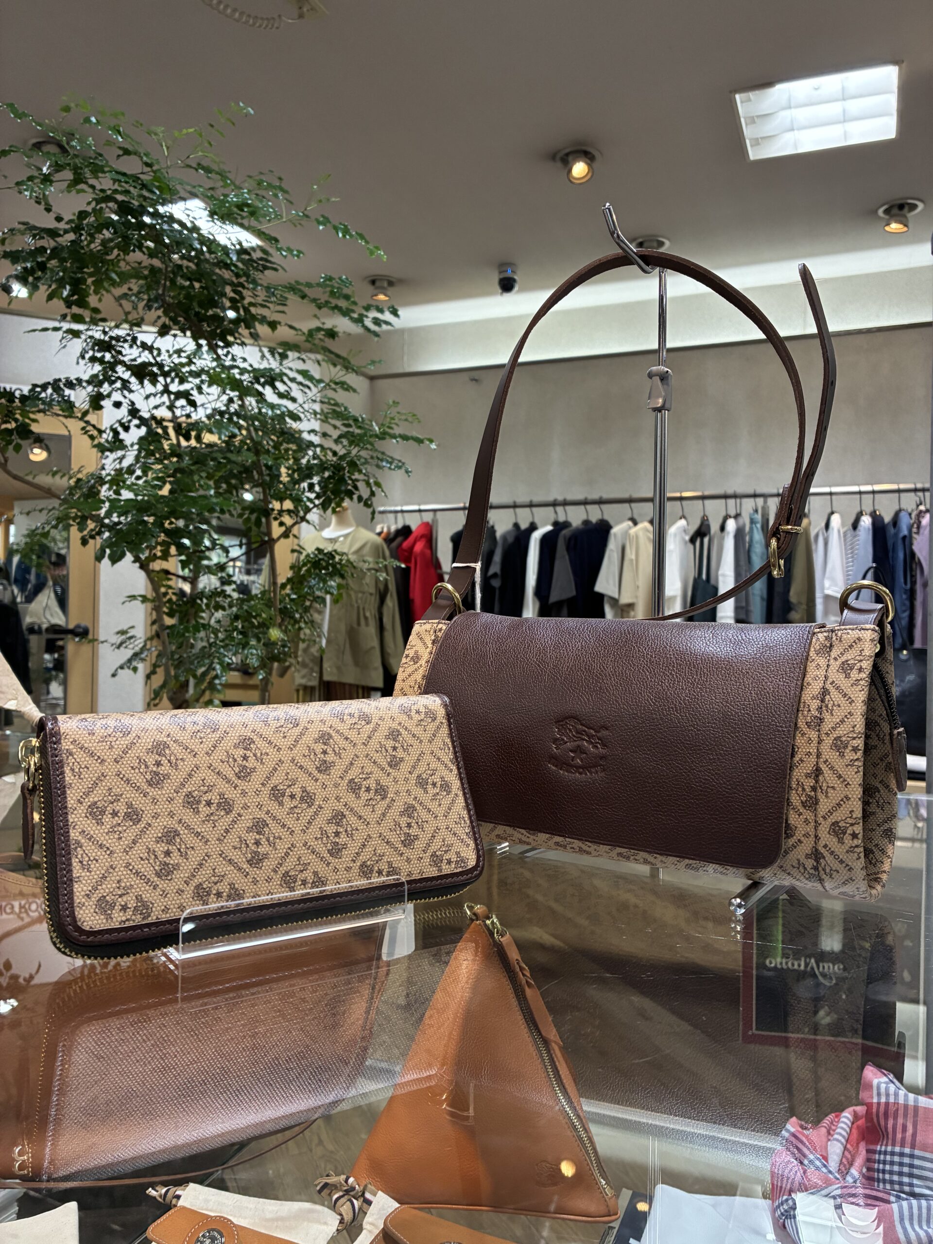 IL BISONTE イルビゾンテ 日本限定 モノグラム プリント レザー 長財布【54262305128】(COL ブラウン×ダークブラウン) - 画像 (7)